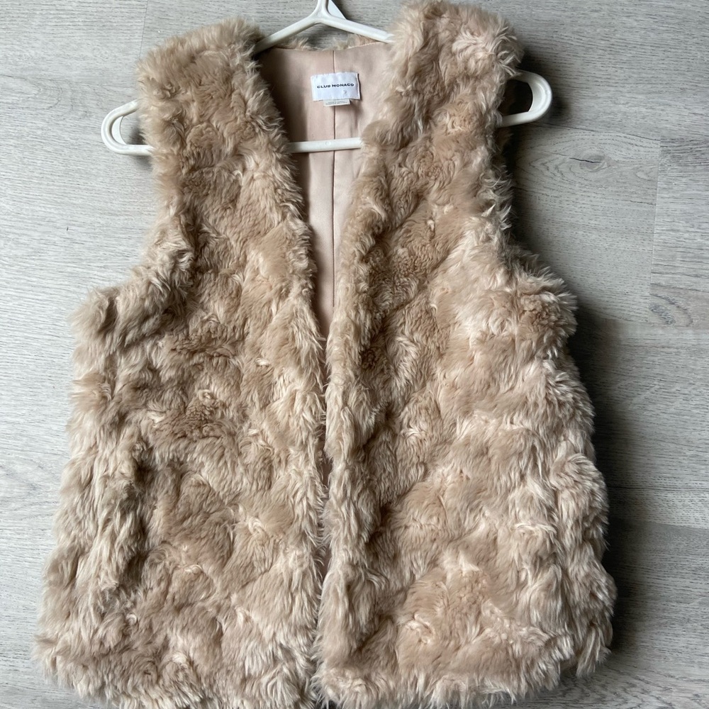 Club Monaco Beige/Creme Faux Fur Vest Size Small